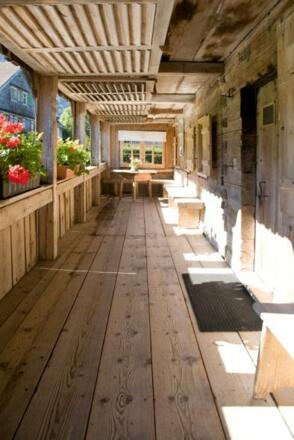 Gadoschopf (eine Art Veranda, üblich bei alten Bregenzerwälder Bauernhäusern). 