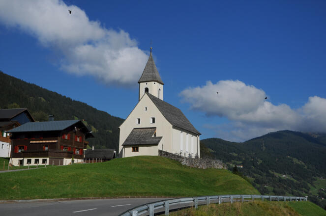 Bartholomäberg, Kuratienkirche zu Unserer Lieben Frau Mariä Unbefleckte Empfängnis und Friedhof 1