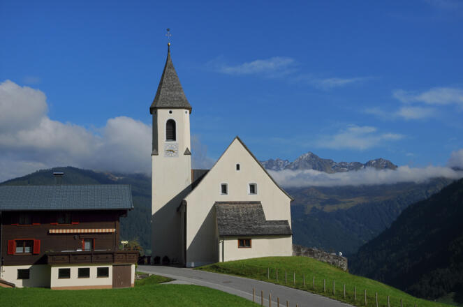 Bartholomäberg, Kuratienkirche zu Unserer Lieben Frau Mariä Unbefleckte Empfängnis und Friedhof 3