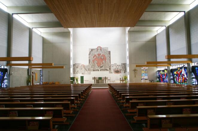 Katholische Pfarrkirche Heiliger Christoph mit angebautem Pfarrheim