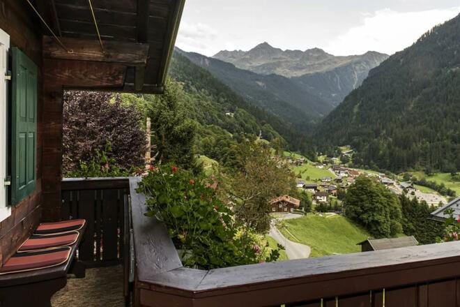 Balkon mit Blick in Richtung Lobspitze