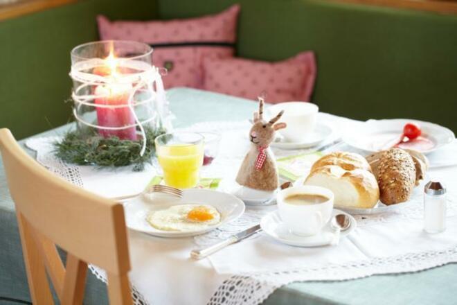 gemütlicher Frühstücksraum