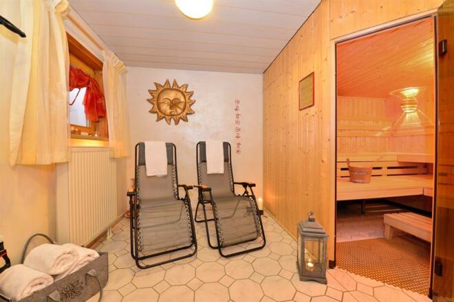 Sauna mit Ruheliegen