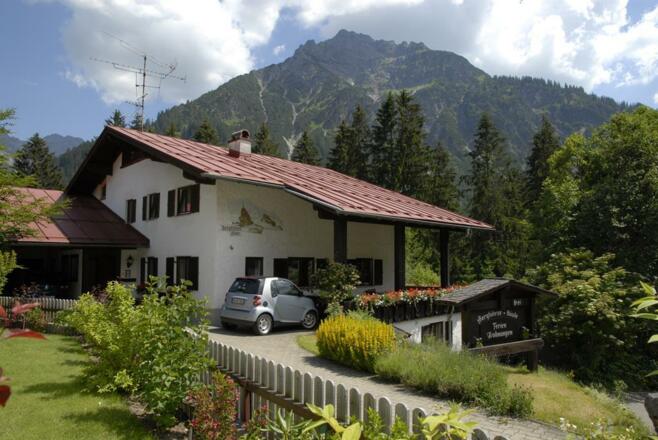 Haus im Sommer