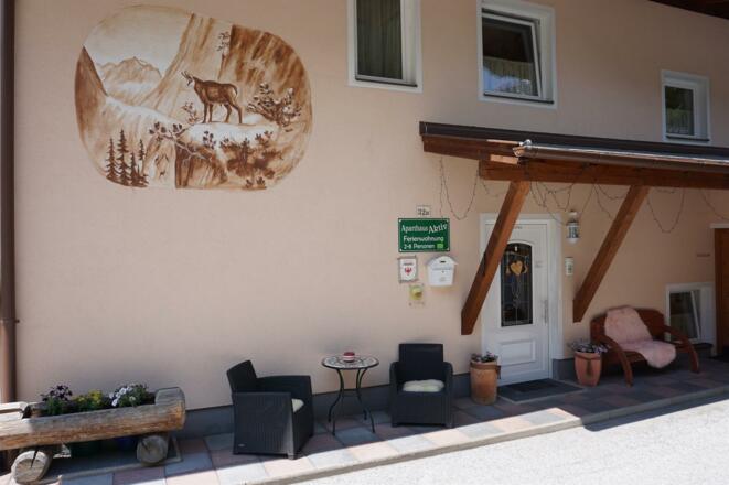 Haupteingang Aparthaus Aktiv