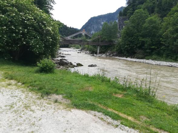 Ein- &amp; Ausstiegsstelle Alter Sportplatz