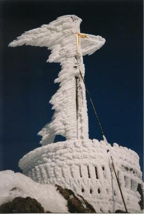 Hochfellnkreuz im Winter