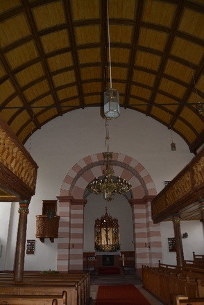 Gewölbte Decke der Kirche in Michelrieth
