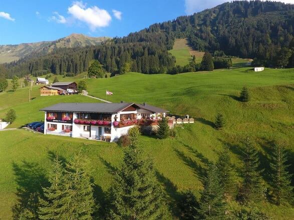 Blick auf Gästehaus Oberwiese & Haus Gehren
