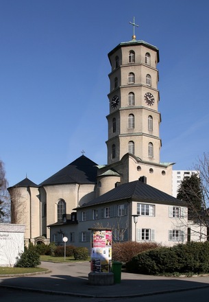 Katholische Stadtpfarrkirche Mariahilf 1
