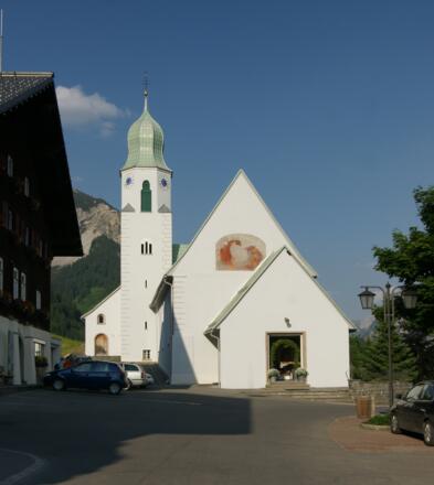 Fontanella, Katholische Pfarrkirche Heiliger Sebastian mit Friedhof 1