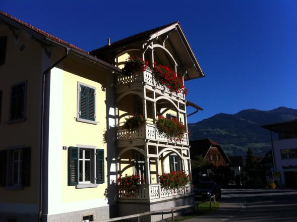 Nenzing, Rathaus und Umgebung