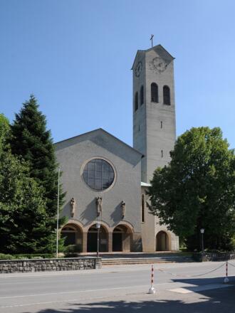 Katholische Pfarrkirche Zum Göttlichen Erlöser 1