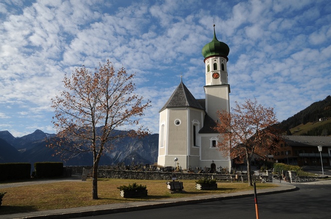 Bartholomäberg, Katholische Pfarrkirche Heiliger Bartholomäus und Friedhof 3