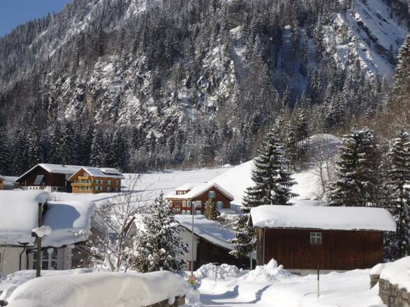 Blick auf unser Haus im Hintergrund