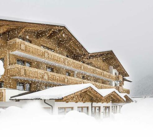 Hotel-Brugger-Aussenansicht-Winter