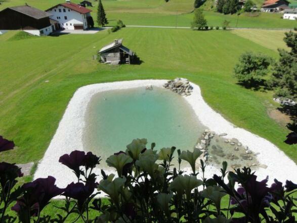 Natursee direkt beim Hotel