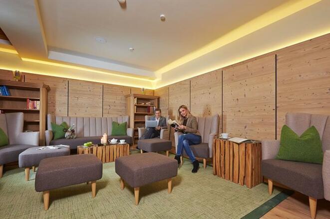 Alpeiner Nature Resort-Leseecke.jpg