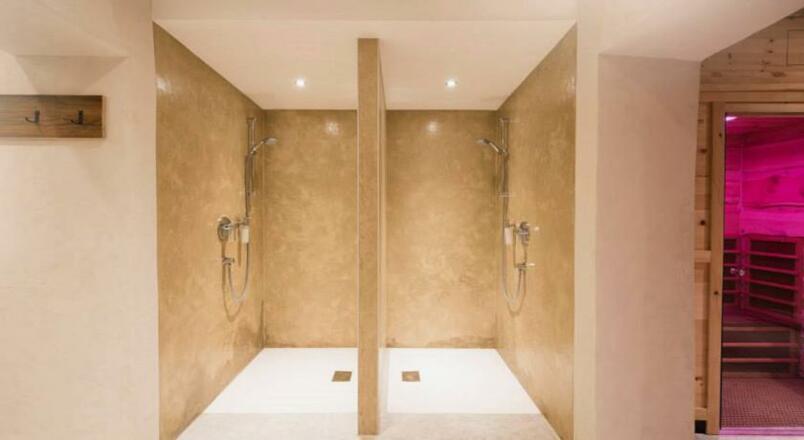 neue Sauna-Duschanlage