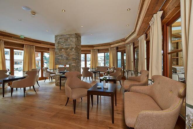 Alpeiner Nature Resort-Wintergarten Raucherraum2.j