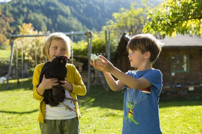 Kinder auf Eiersuche