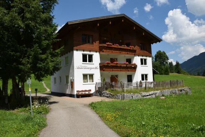 Kleinwalsertal huis zomer