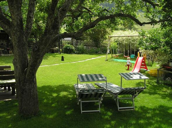 Garten mit Liegen
