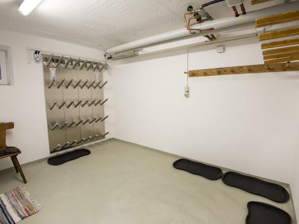 Skiraum mit Skischuhtrockner