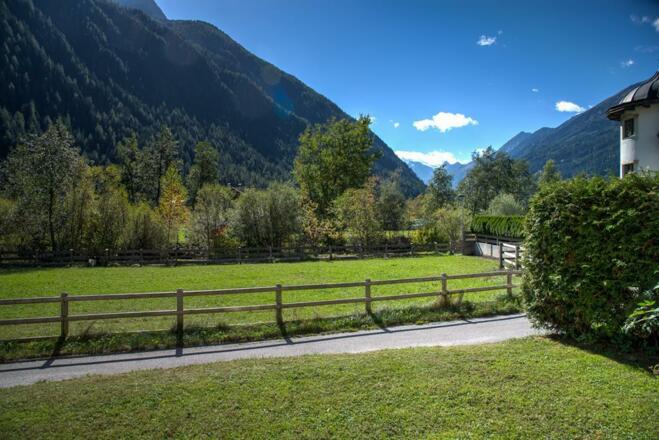 scheibe_blickZumGletscher