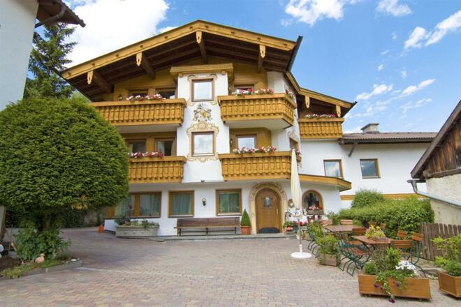 Hausansicht Sommer 1