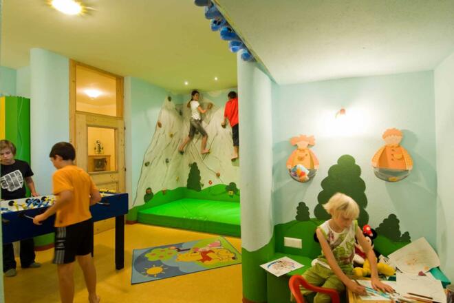 Kinderspielzimmer im Wellnessbereich