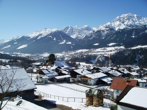 Blick auf Mieders und das Stubaital Winter