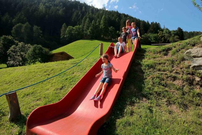 Abenteuerspielplatz für Kinder - RUTSCHE