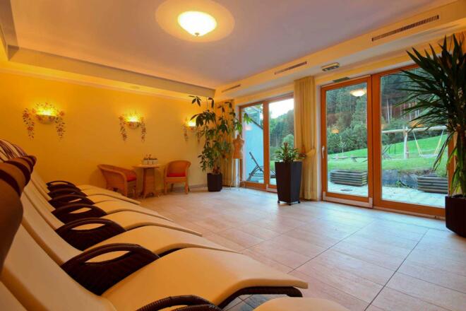 Wellnessoase mit stimmungsvollem Ruheraum