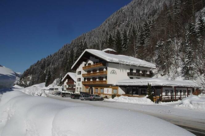 Hausansicht Winter