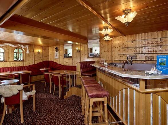 bar01_bookingcom