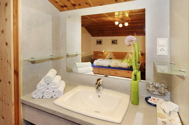 Dreibettzimmer Waschgelegenheit