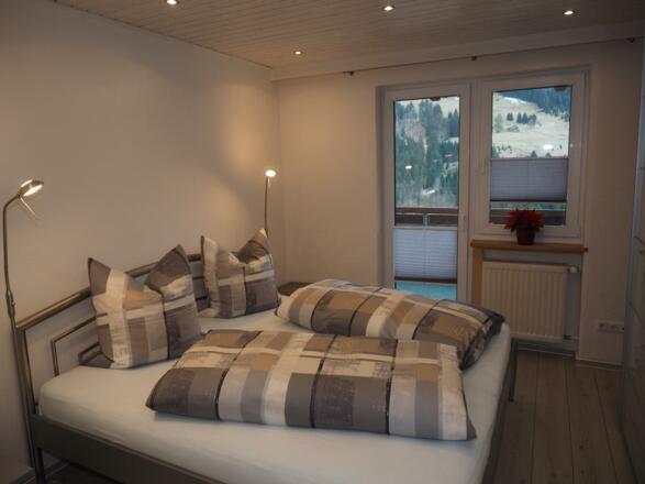 Schlafzimmer 1