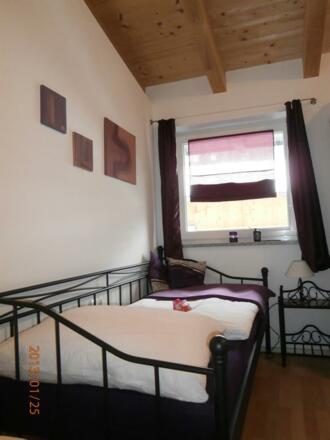 Einzelbett im Dreibettzimmer