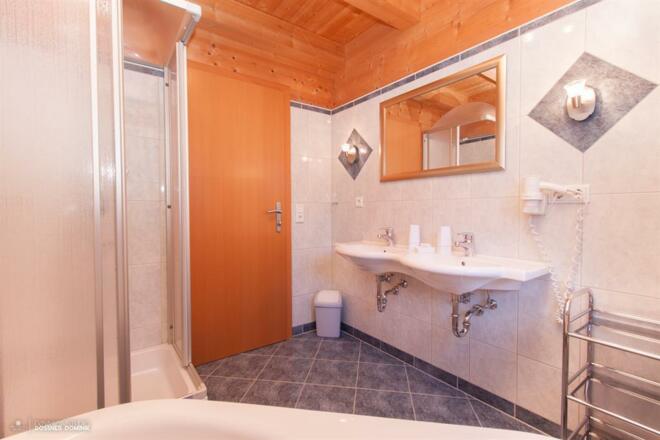 Badezimmer 2