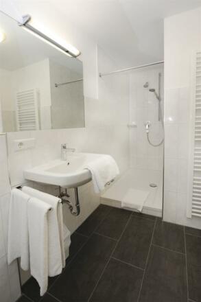 Bad/Dusche Apartment 2 + 3