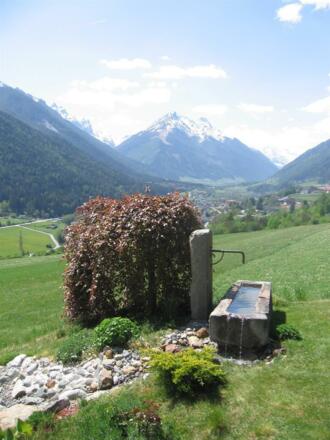 Brunnen mit Panoramablick