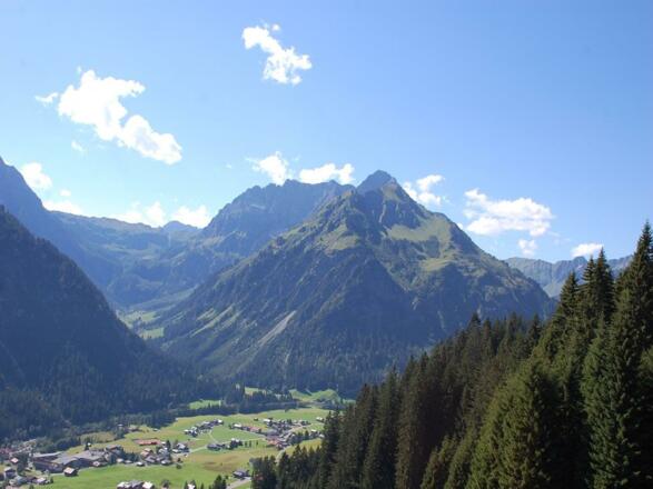 S9 Talfahrt Blick auf Bärenkopf u. Widderstein
