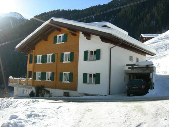 Hausansicht Winter