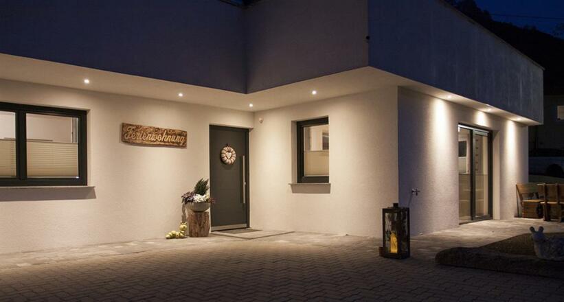 eigener Eingang und Garten