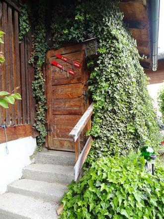 Damelerhof Stubaital Eingang Skistall