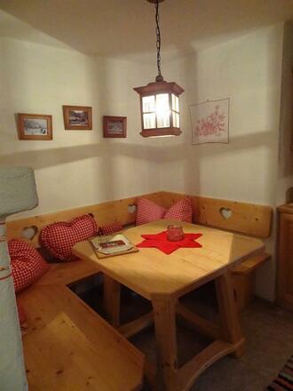 Damelerhof Stubaital Sitzecke in der Wärmekabine