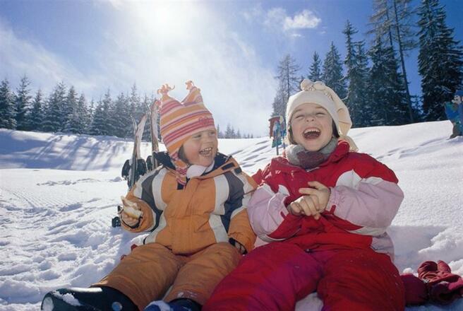 Kinder im Schnee