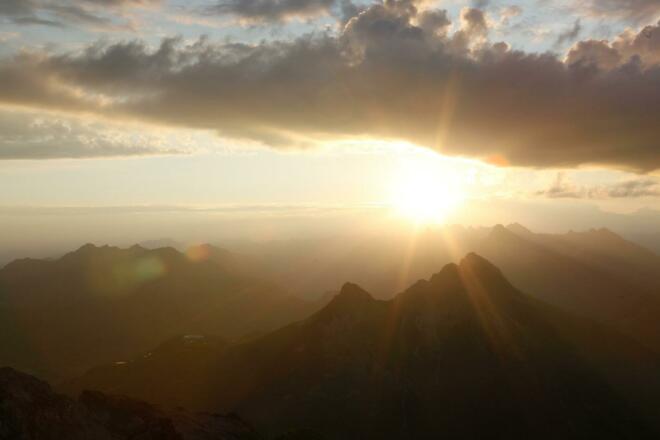 Sonnenaufgang_lech-zuers-tourismus_bernadetteOtter