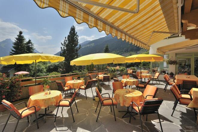 Südterrasse mit Gletscherblick